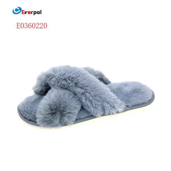 Cur Indoor Soleas lucrantes Popularity in Contemporary Home Footwear?