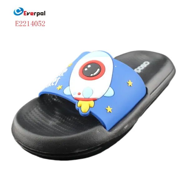 Cur Kids' Slippers Faciens Key Categoriam in Modern Footwear mercatis?